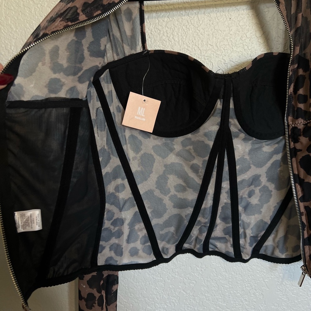 Miss Lola Leopard Print Long Sleeve Top - Picture 9 of 11